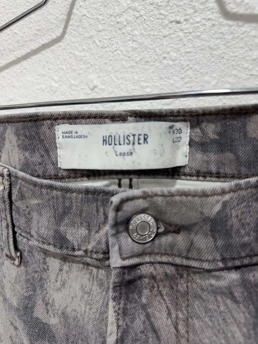Hollister loose fit